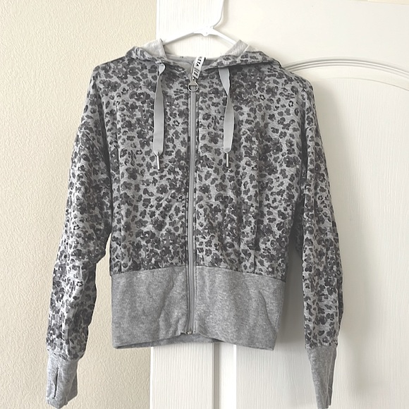 Athleta xxs grey and white leopard print hoodie . Barely worn, - Picture 1 of 4